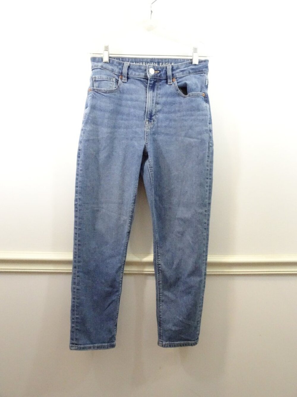 American Eagle Jeans Blue Mom Jean Size 4 Short Denim Light Wash